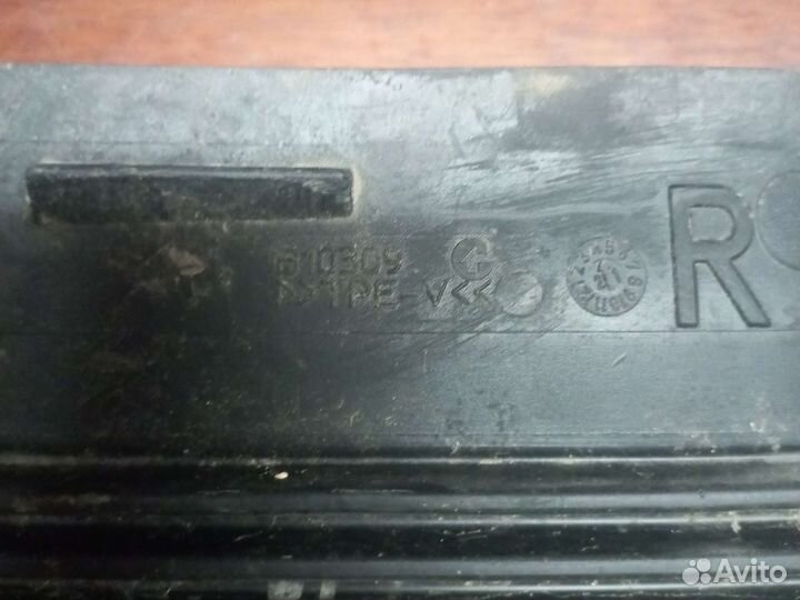 Патрубок воздушного фильтра правый Audi Q7