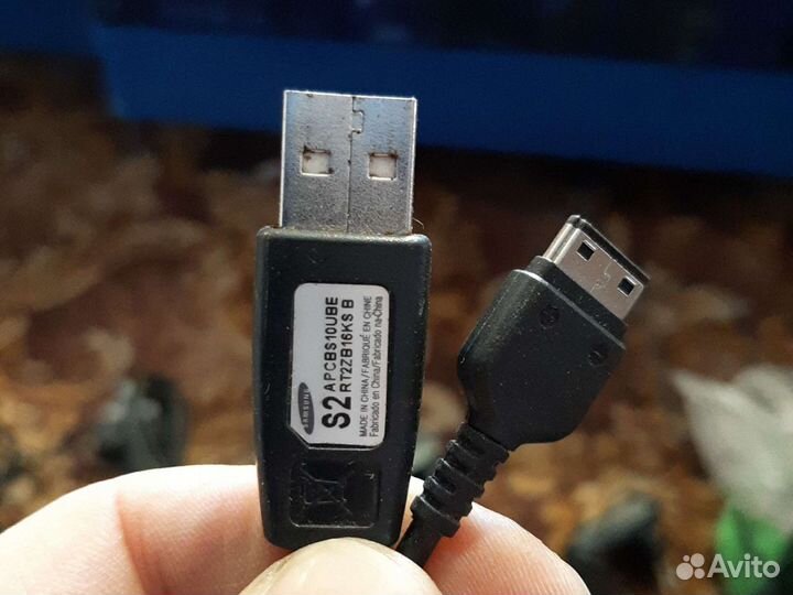 Блоки питания разные,есть просто шнуры,характерист