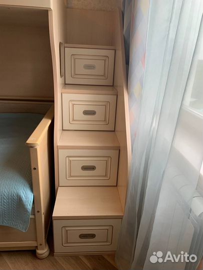 Двухъярусная кровать LUX