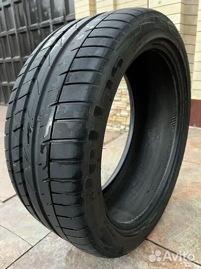 Petlas Velox Sport PT741 245/40 R19 и 275/35 R19 98W