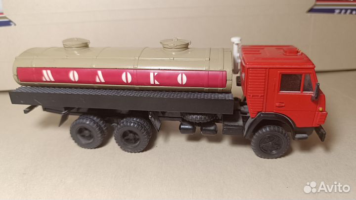 Модель СССР 1:43 камаз 53212 Молоковоз
