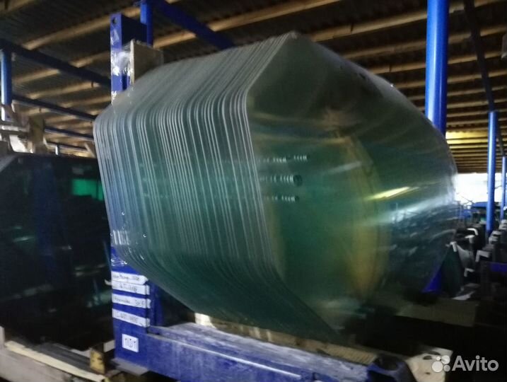 Стекло заднее на погрузчик JCB 3 cx-4 cx