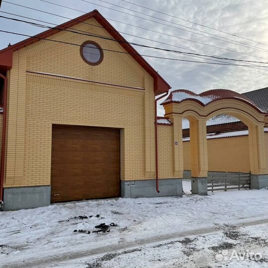 Секционные ворота