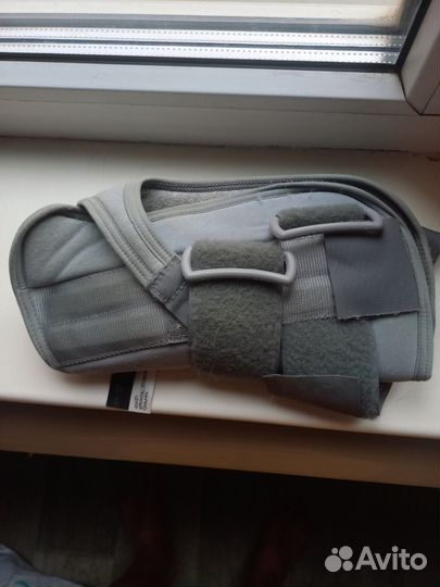 Ортез для запястья с захватом кисти.Бандаж