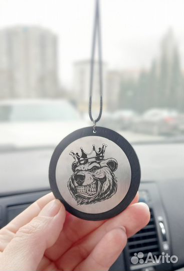 Подвеска на зеркало в машине