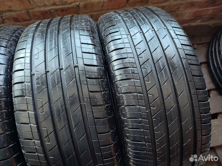 Goodyear EfficientGrip Performance 215/55 R17