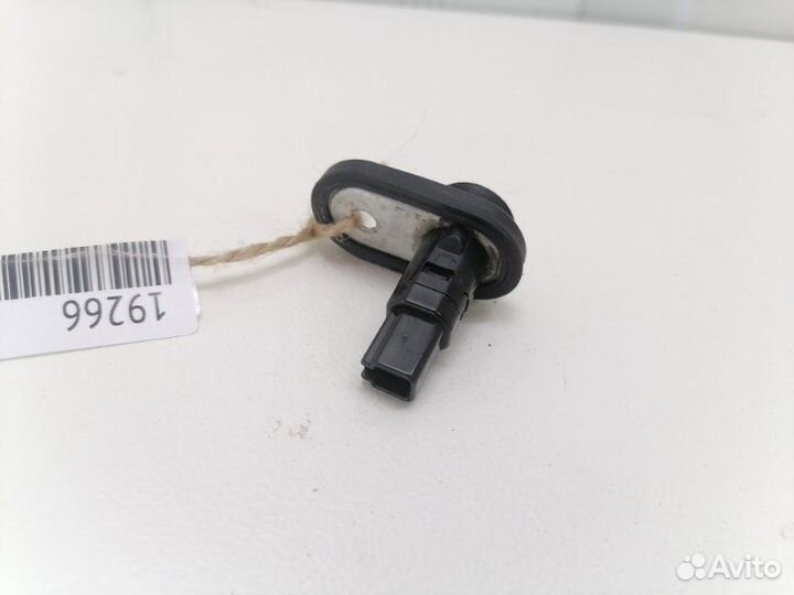 Концевик двери Toyota Corolla E150