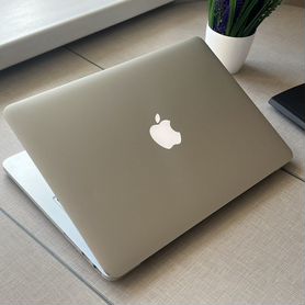 MacBook Pro 13 Retina / Идеальное состояние