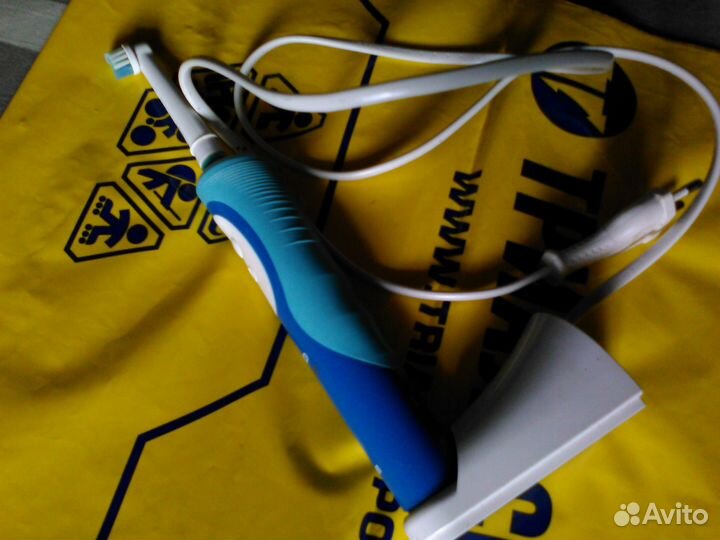 Зубная электрощетка