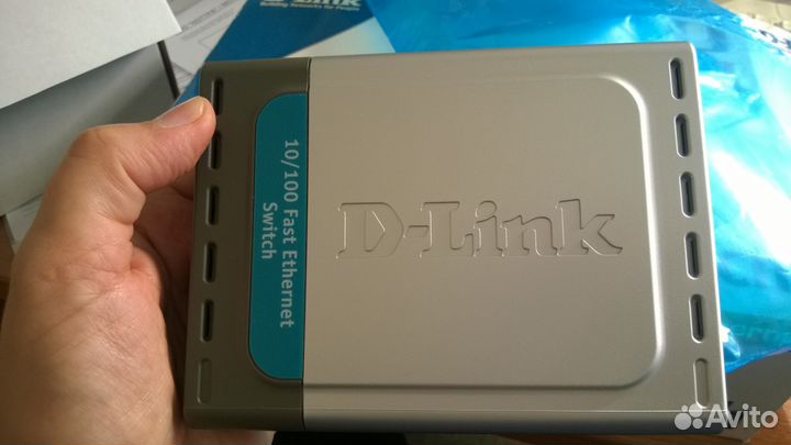 Коммутатор D Link DES-1005D