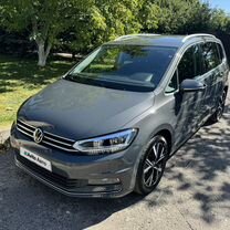 Volkswagen Touran 1.5 AMT, 2021, 75 000 км, с пробегом, цена 2 598 999 руб.