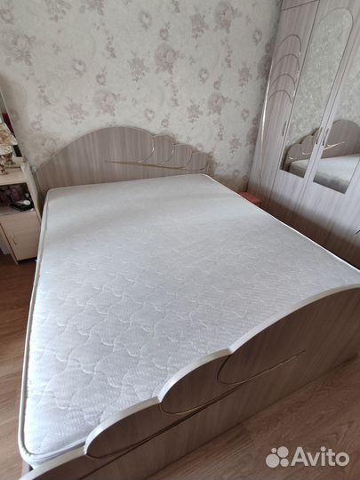 Матрас 160х200 бу