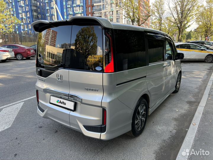 Honda Stepwgn, 2015