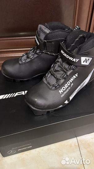Продаются лыжные ботинки35-36 размерНовые