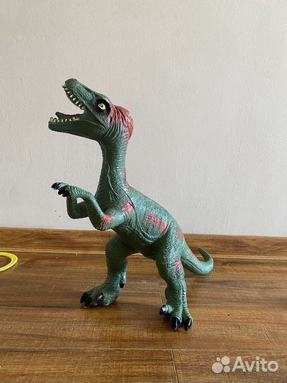 Динозавры игрушки