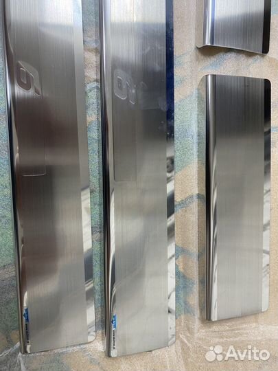 Хромированные накладки на пороги мазда 6