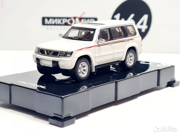 Модель Paudi 1/64 Nissan Patrol, Белый