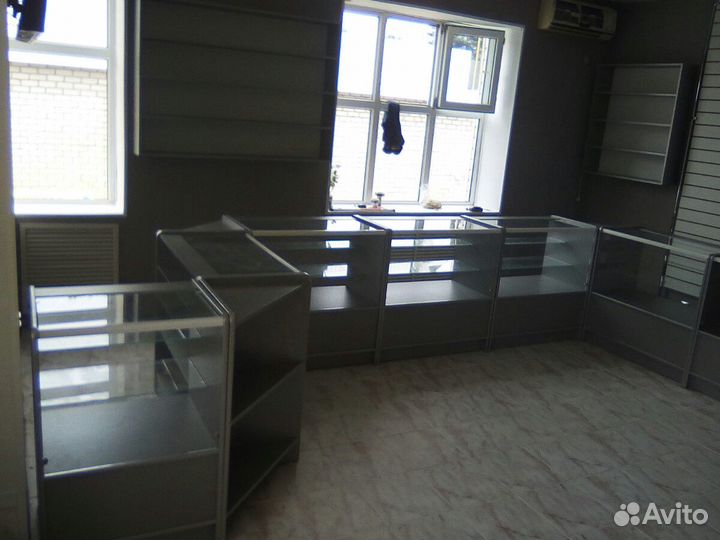 Демонстрационные и выставочные витрины