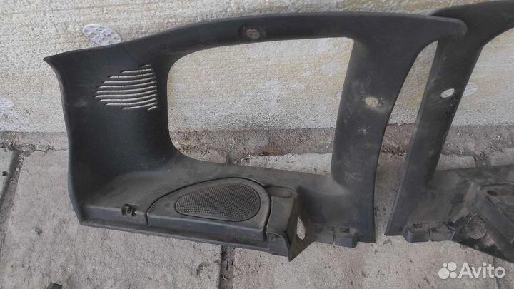 Опоры полки багажника Нива Шевроле 2123