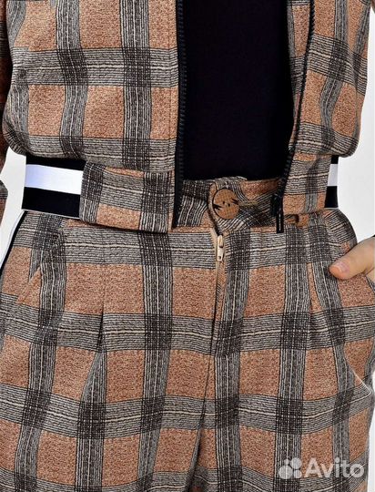 Костюм женский