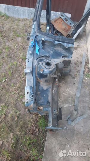 Средняя часть Mazda 3 BK. Распилена