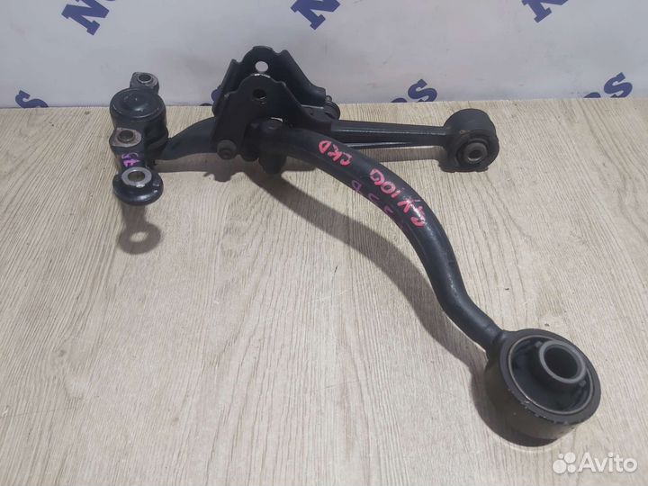 Рычаг передний нижний левый Toyota Mark II GX110