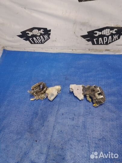 Замок двери Nissan Primera P10