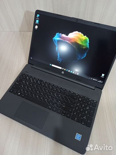 Ноутбук HP в коробке