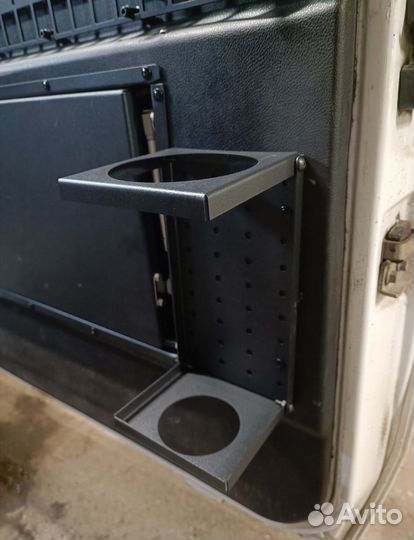 Подставка для бутылок. Поилка для животных