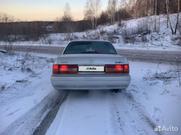 Toyota Crown 2.0 AT, 2000, 250 000 км