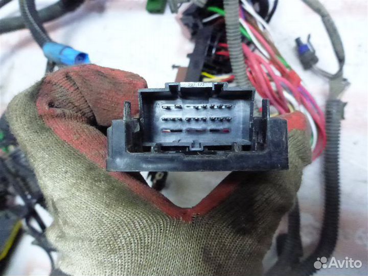 Проводка моторного отсека Renault Logan LS0G