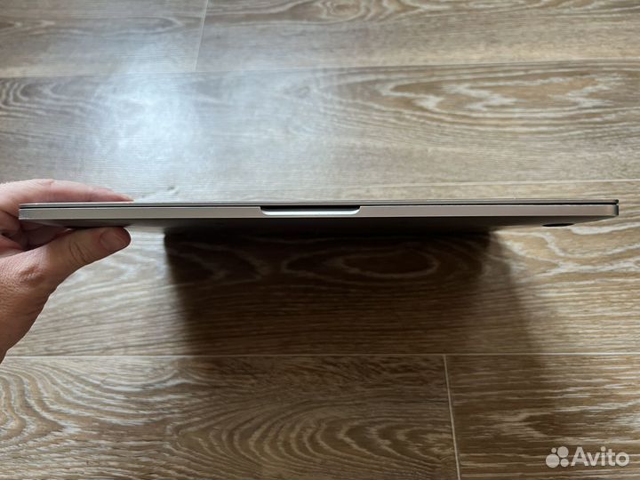 Превосходный Apple MacBook Pro Retina 2017 i5 SSD