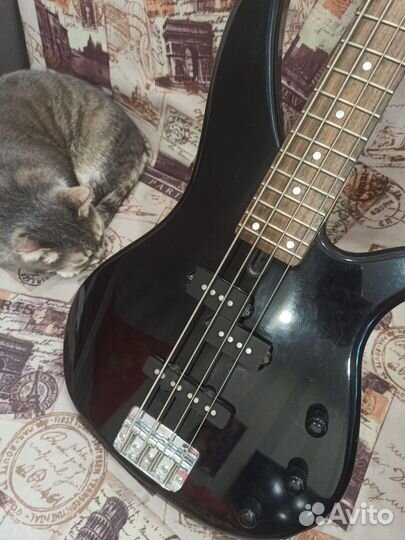 Басс гитара Yamaha RBX170 в черном цвете