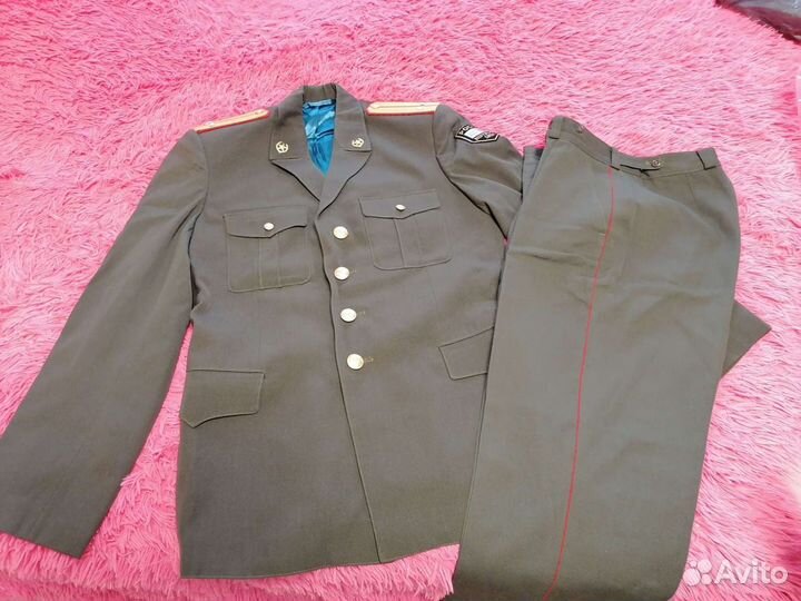 Военный мундир новый: китель и брюки