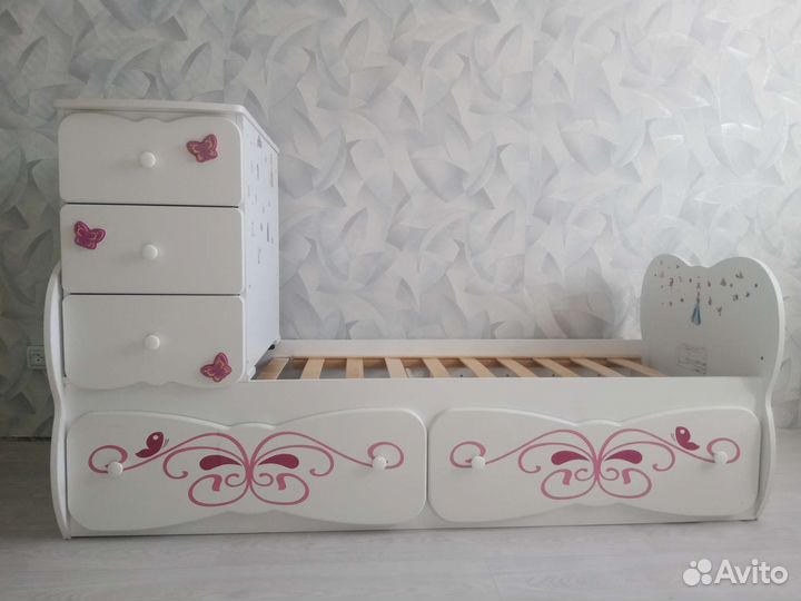 Детская кроватка-трансформер с маятником