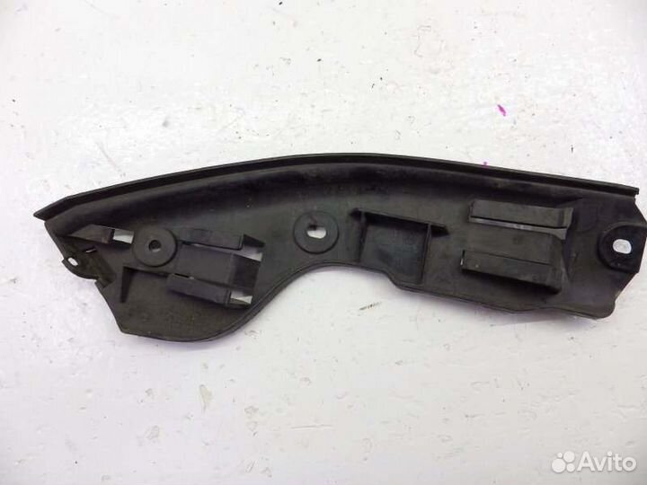 Крепление бампера заднее левое Volkswagen Touareg