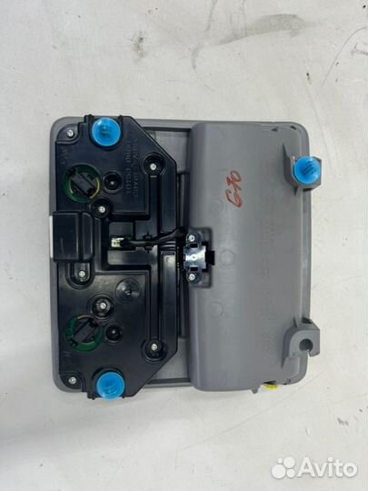 Плафон освещения салона передний Toyota Camry