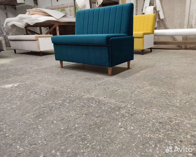 Кухонный диван в наличии 100