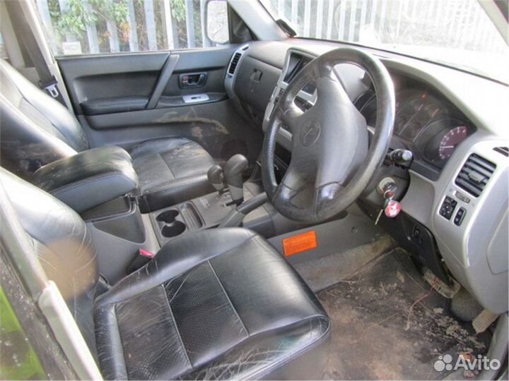 Разбор на запчасти Mitsubishi Pajero / Montero