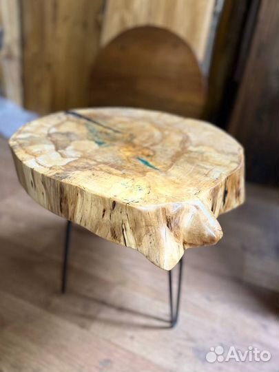 Столик журнальный в стиле лофт из каповой березы