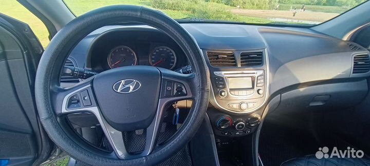 Hyundai Solaris 1.4 МТ, 2011, 1 000 км