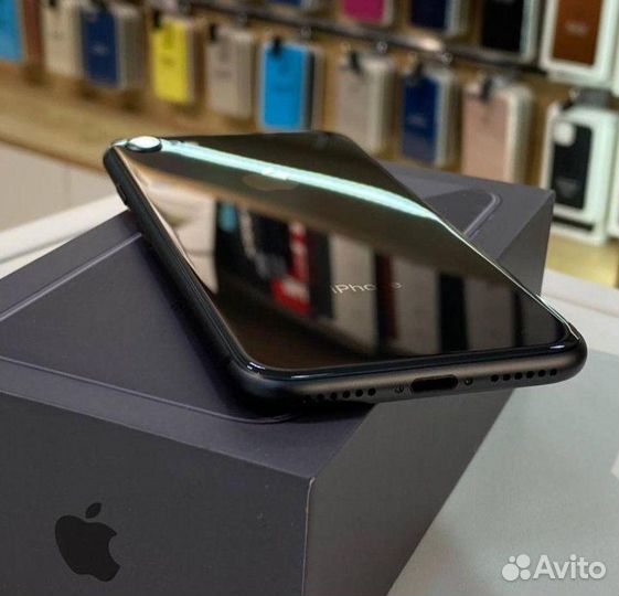iPhone 8, 64 ГБ