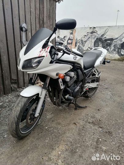 Yamaha FZS600