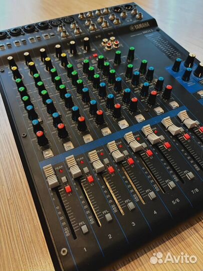 Микшерный пульт Yamaha mg12
