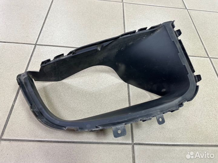 Воздуховод кронштейн птф прав Porsche Cayenne 958