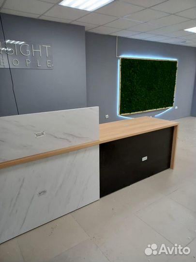 Стойка ресепшн