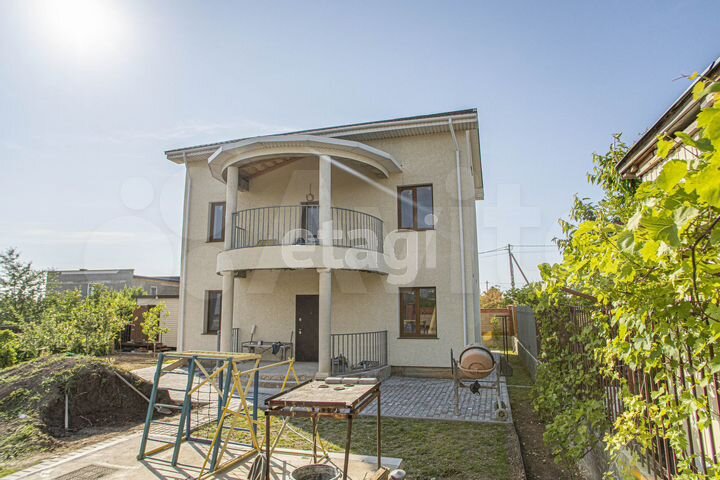 Дом 241 м² на участке 5,7 сот.