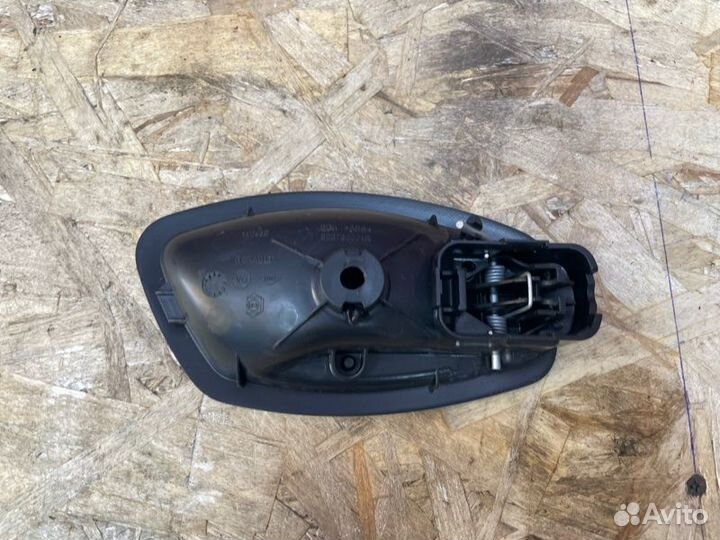 Внутренняя ручка двери левая LADA X-Ray