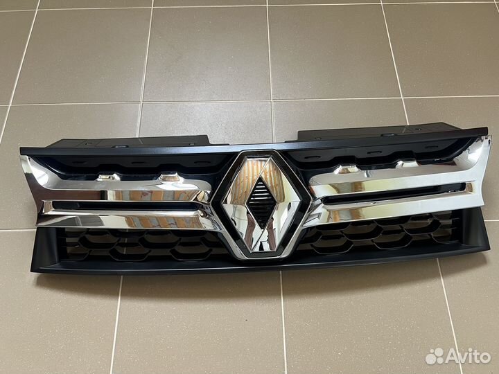 Решетка радиатора Renault Duster 1 2015-2020