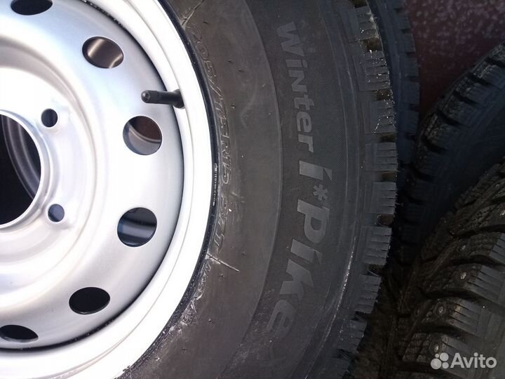 Hankook Winter I'Pike 205/75 R15 97T